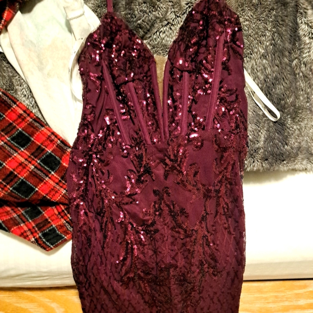 Hoco dress color wine with corset size small